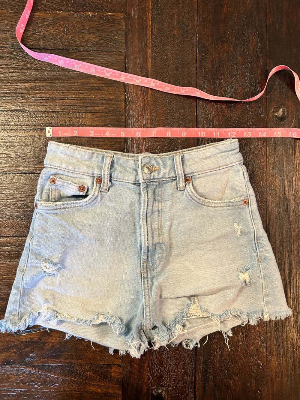 Zara Cut Off Light Wash Distressed Women’s Denim Jean Shorts with Raw Hem - Picture 6 of 9